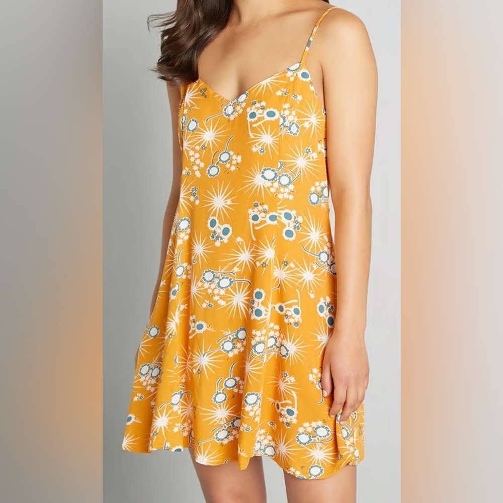 ModCloth On Cloud Nineties Shift Dress - NWT - Size M